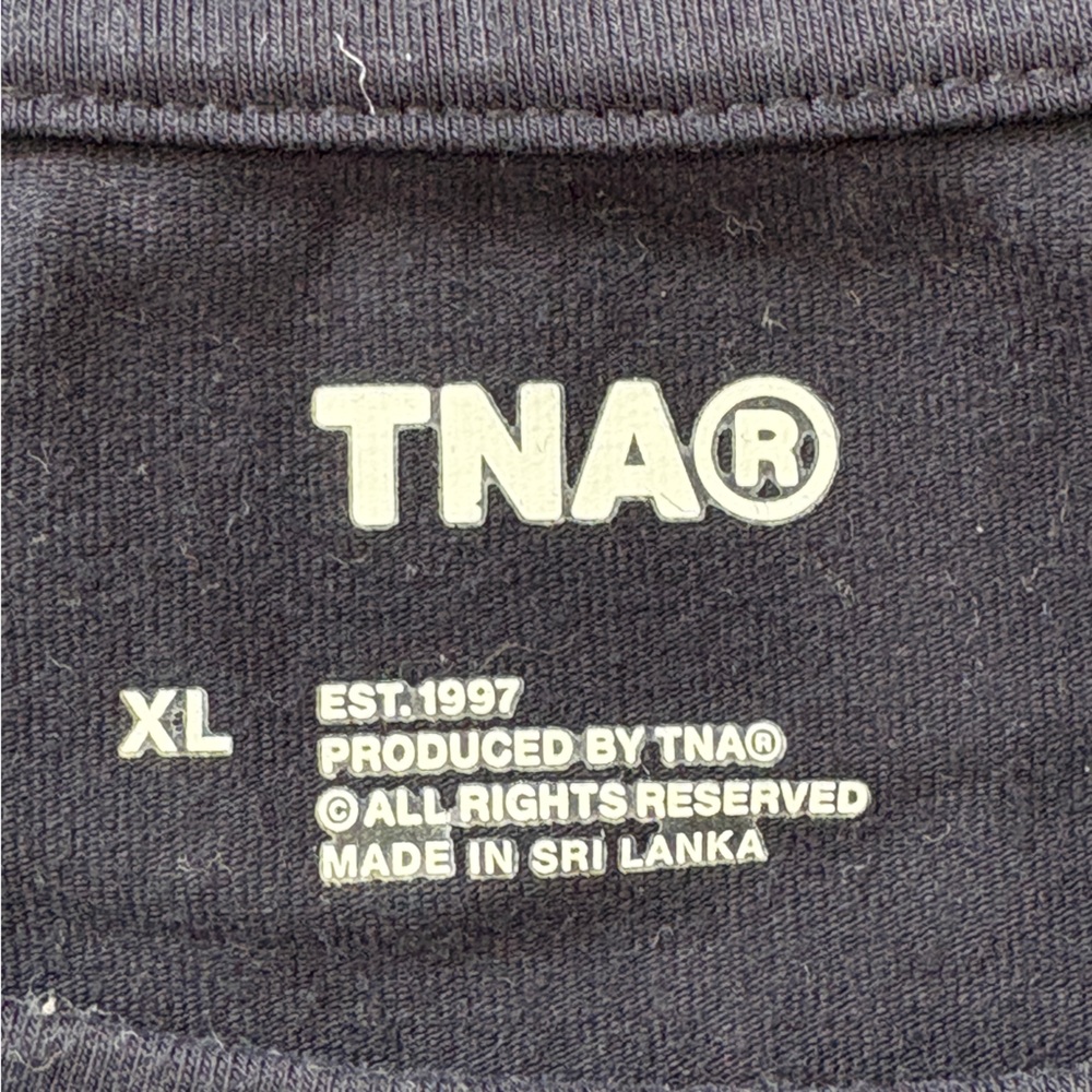 Aritzia TNA Hold-It Ortiz T-Shirt Navy Size XL - Picture 3 of 5